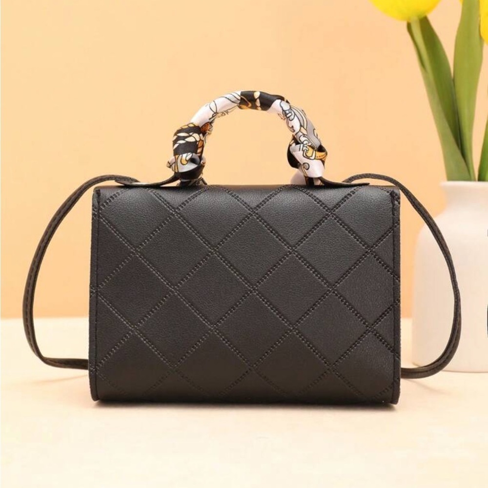 ⚠️Clearance Mini Quilted Black Crossbody Handle Bag - Picture 3 of 6